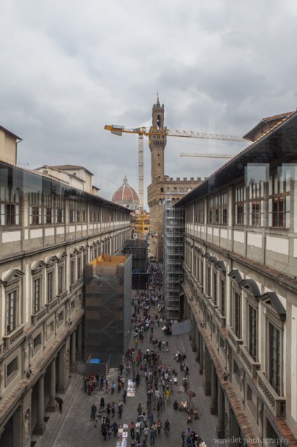 The narrow courtyard between the Uffizi's two wings, Florence