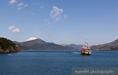 Lake Ashi (芦ノ湖) and Mt. Fuji
