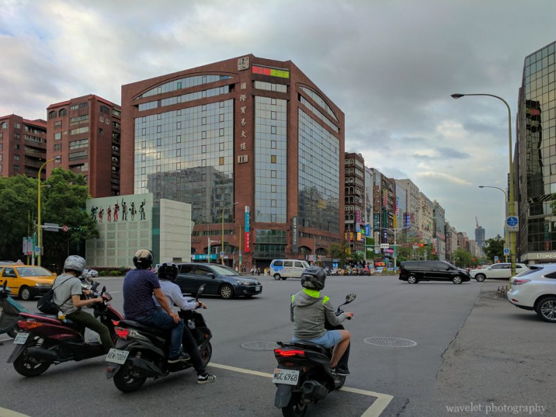 忠孝東路，台北