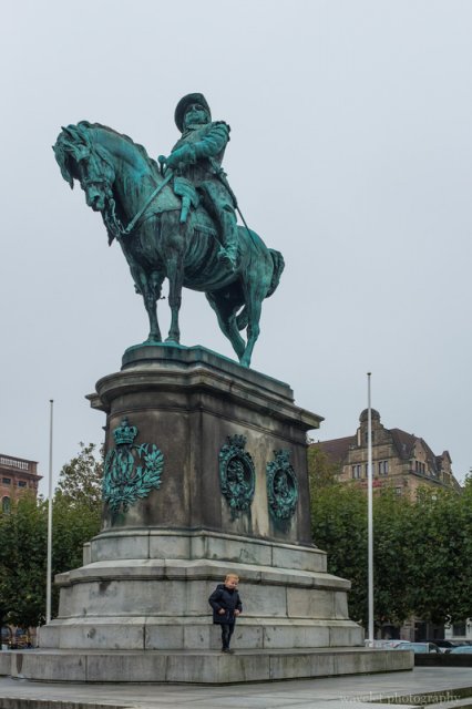 Statue of King Karl X Gustav, Stortorget, Malmö