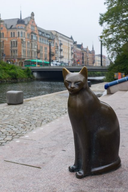 Cat sculpture by Davidshallsbron, Malmö