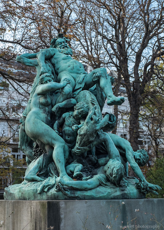 Statue in Jardin du Luxembourg, Paris