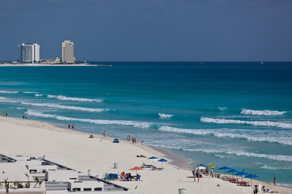 White beach of Cancun\'s hotel zone