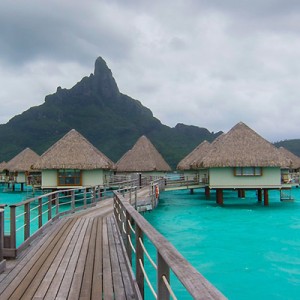 Read more about the article Islands – From Moorea to Bora Bora