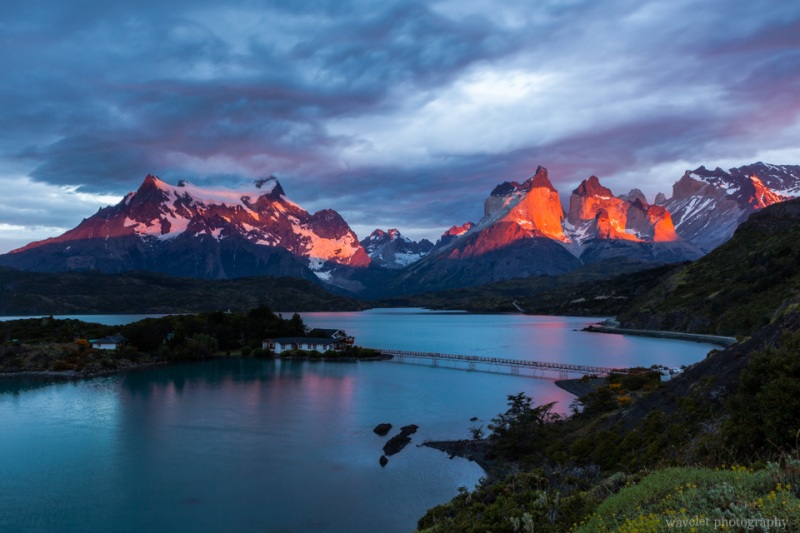 Sunrise over Lago Pehoé