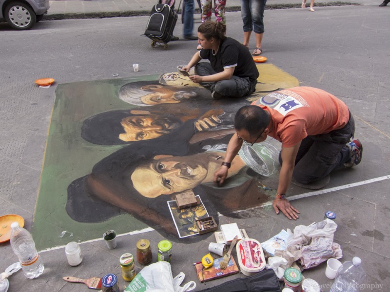 Street paint near Piazza della Repubblica, Florence