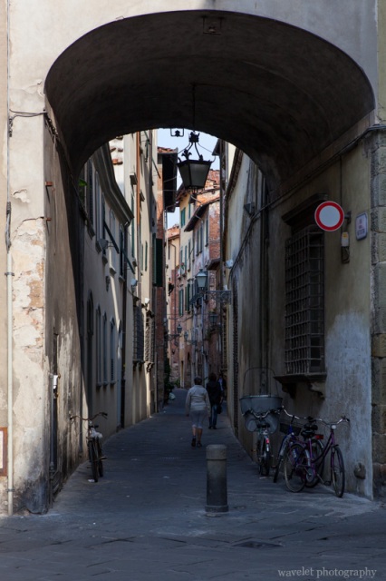 Via Antonio Vallisneri / Via del Battistero / Via delle Trombe, Lucca