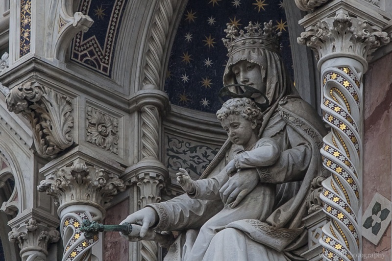 The gallery of the Virgin with Child, Duomo, Florence